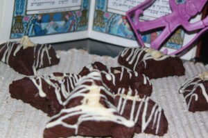 אוזני המן שוקולדים במילוי חלבה